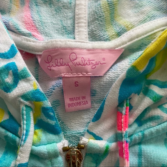 Lilly Pulitzer | Mooring Hoodie Multi "Beach and Bae" Full Zip Hooded Jacket - Picture 6 of 8